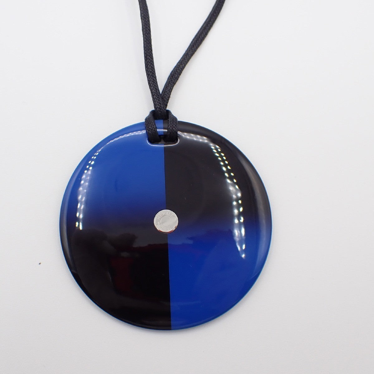 HERMES Logo Round Necklace Pendant Lacquered Horn Blue 69KP062
