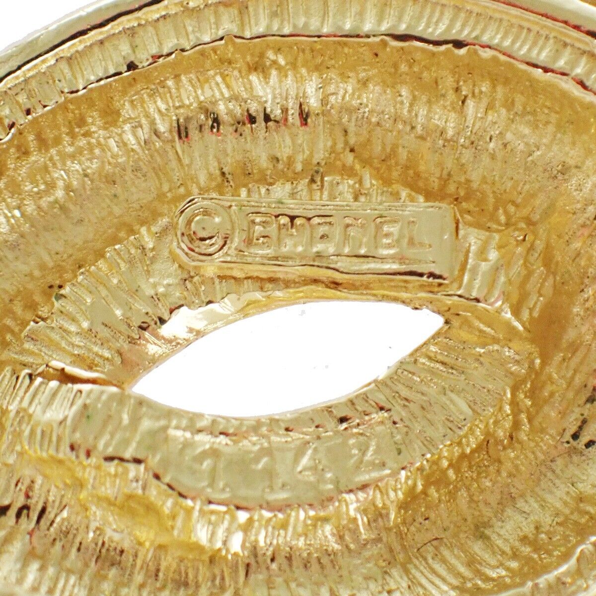 CHANEL CC Logo Matelasse Pin Brooch Gold France Accessory Vintage 90EA456