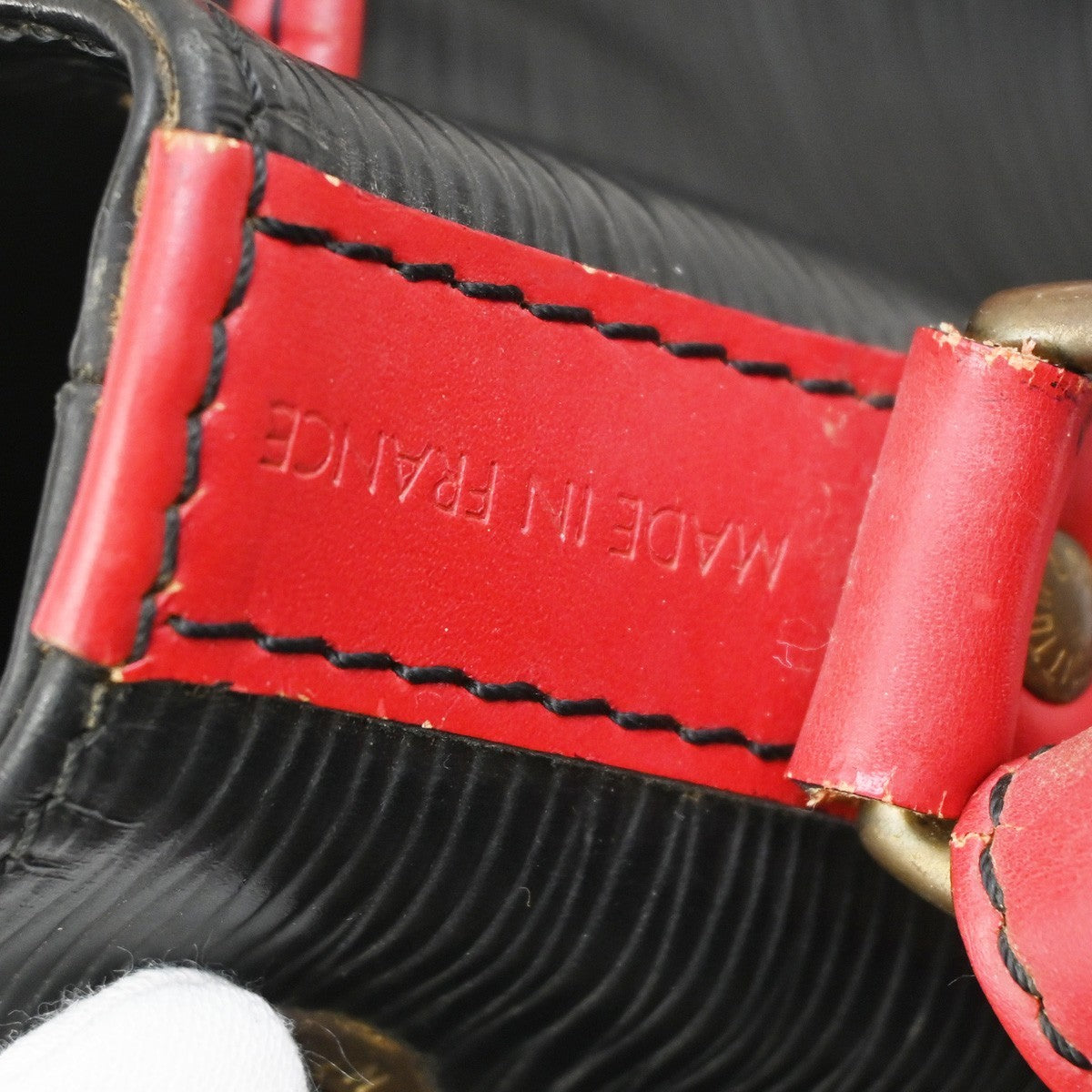 LOUIS VUITTON Noe GM Bicolor Shoulder Bag Epi Leather Black Red  M44017 32KB811