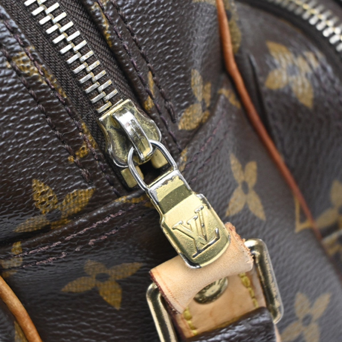 LOUIS VUITTON Nile Crossbody Shoulder Bag Monogram Leather Brown M45244 88EG348