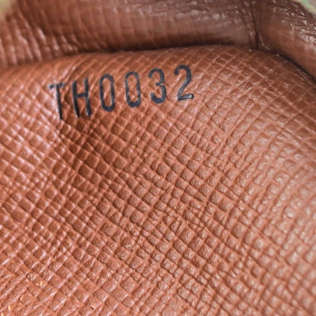 LOUIS VUITTON Amazon Crossbody Shoulder Bag Monogram Leather BN M45236 69FB212