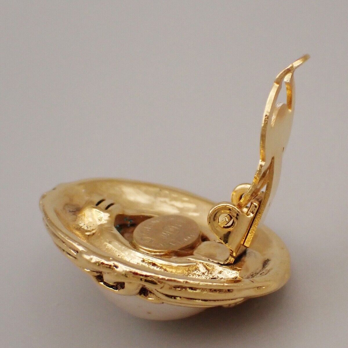 CHANEL CC Imitation Pearl Round Button Earrings 94P Clip-On Gold-Plated 33RK234