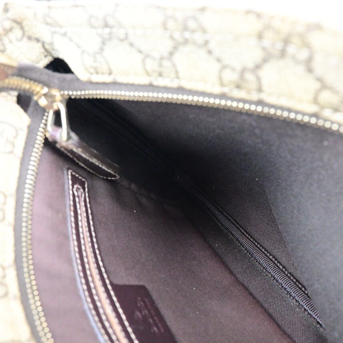GUCCI Logo GG Pattern Shoulder Bag PVC Leather Canvas Brown GHW Italy 89EC963