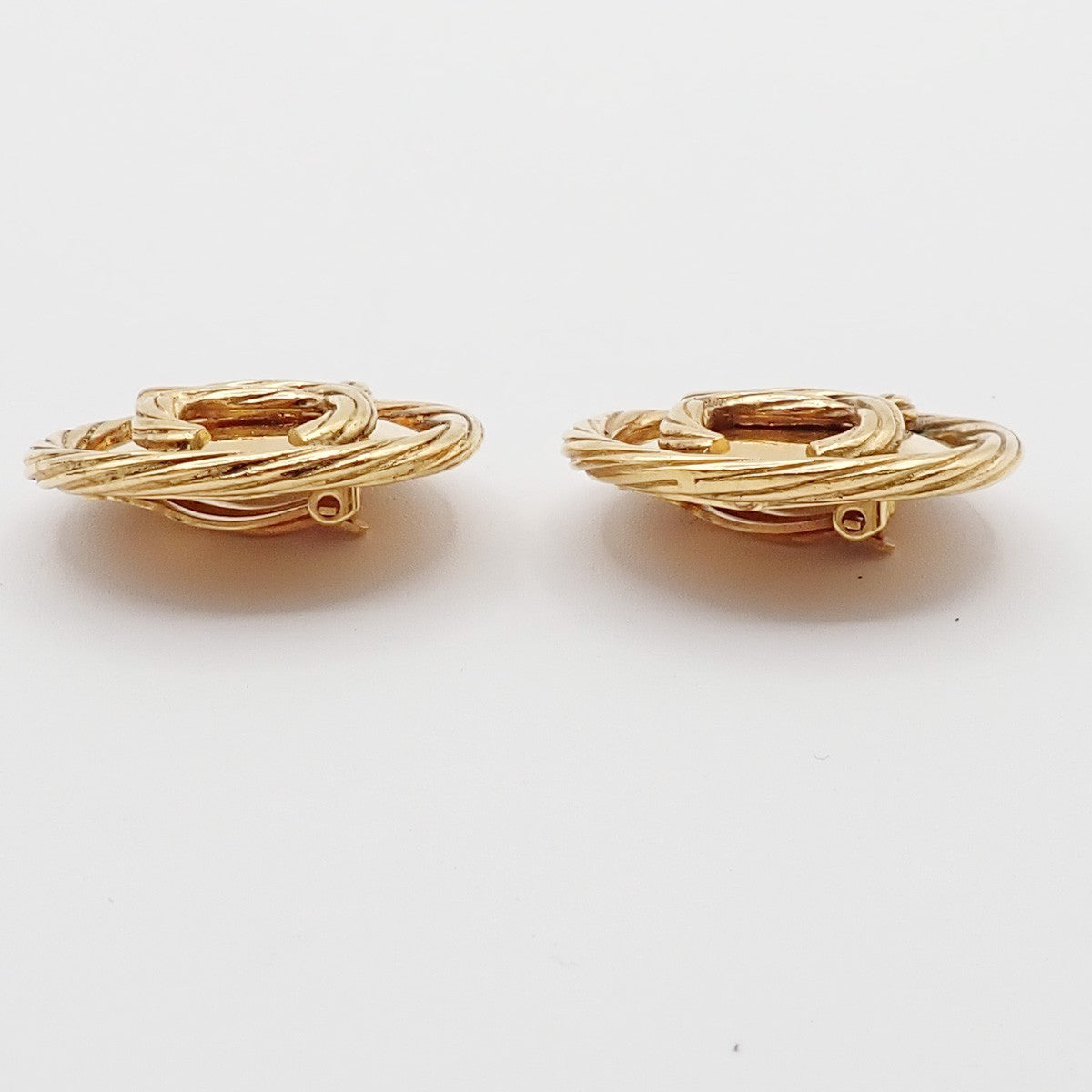 CHANEL CC Logo Round Button Earrings 93P Clip-On Gold France 85RF851