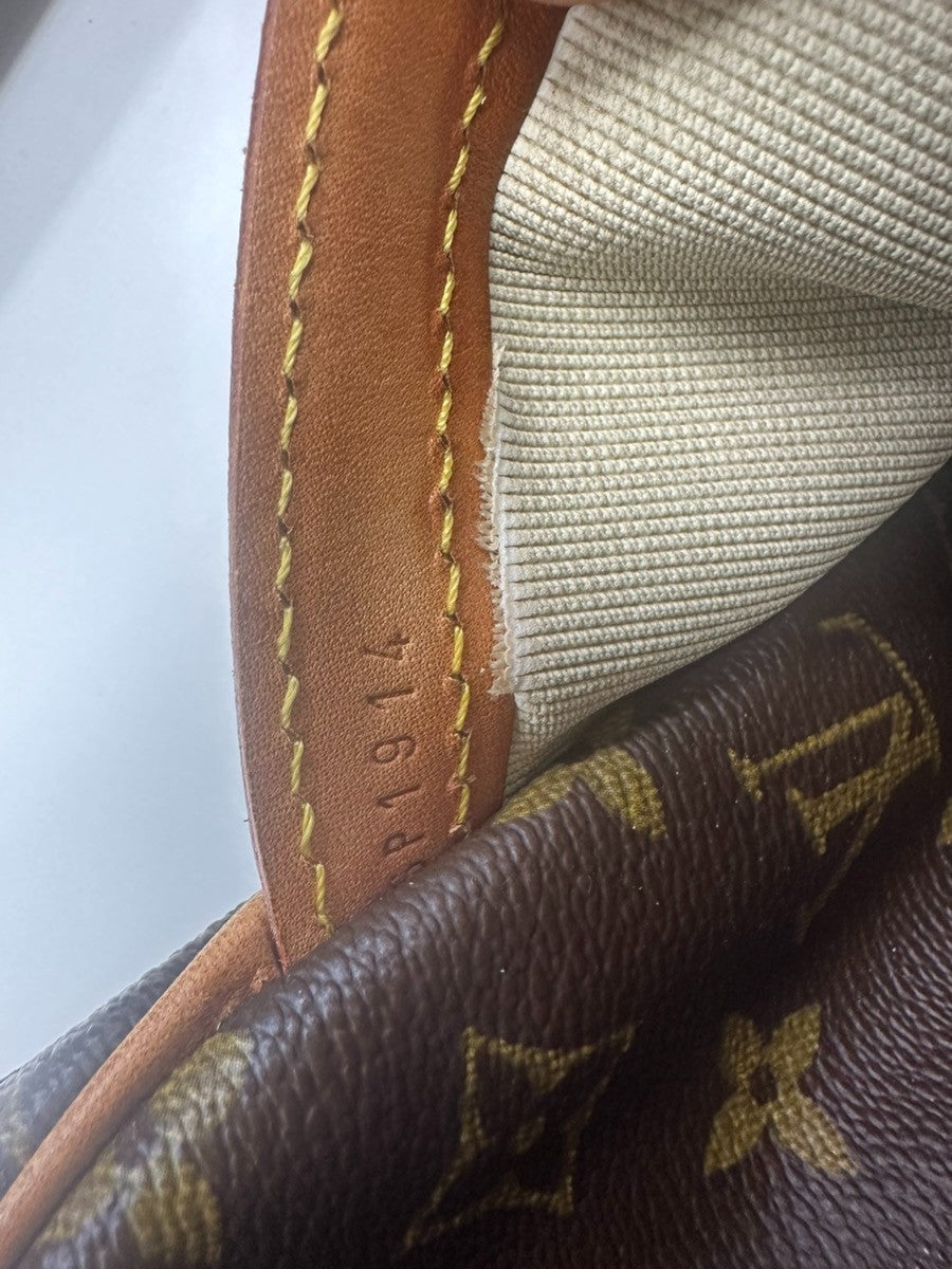 LOUIS VUITTON Reporter Crossbody Shoulder Bag Monogram Leather BN M45254 82KC551
