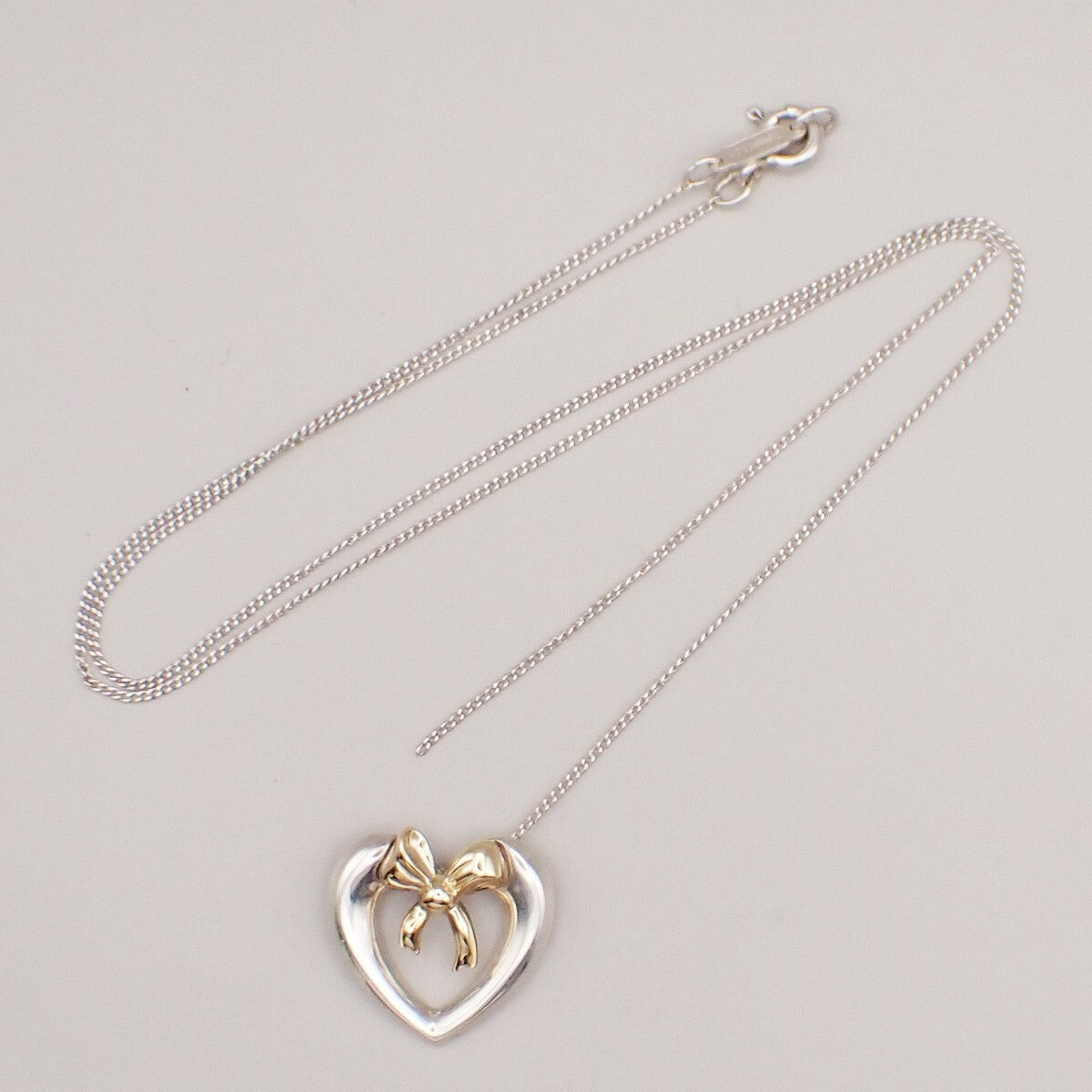 Tiffany & Co. Logo Heart Ribbon Chain Necklace 750 925 Silver Gold 63YH237