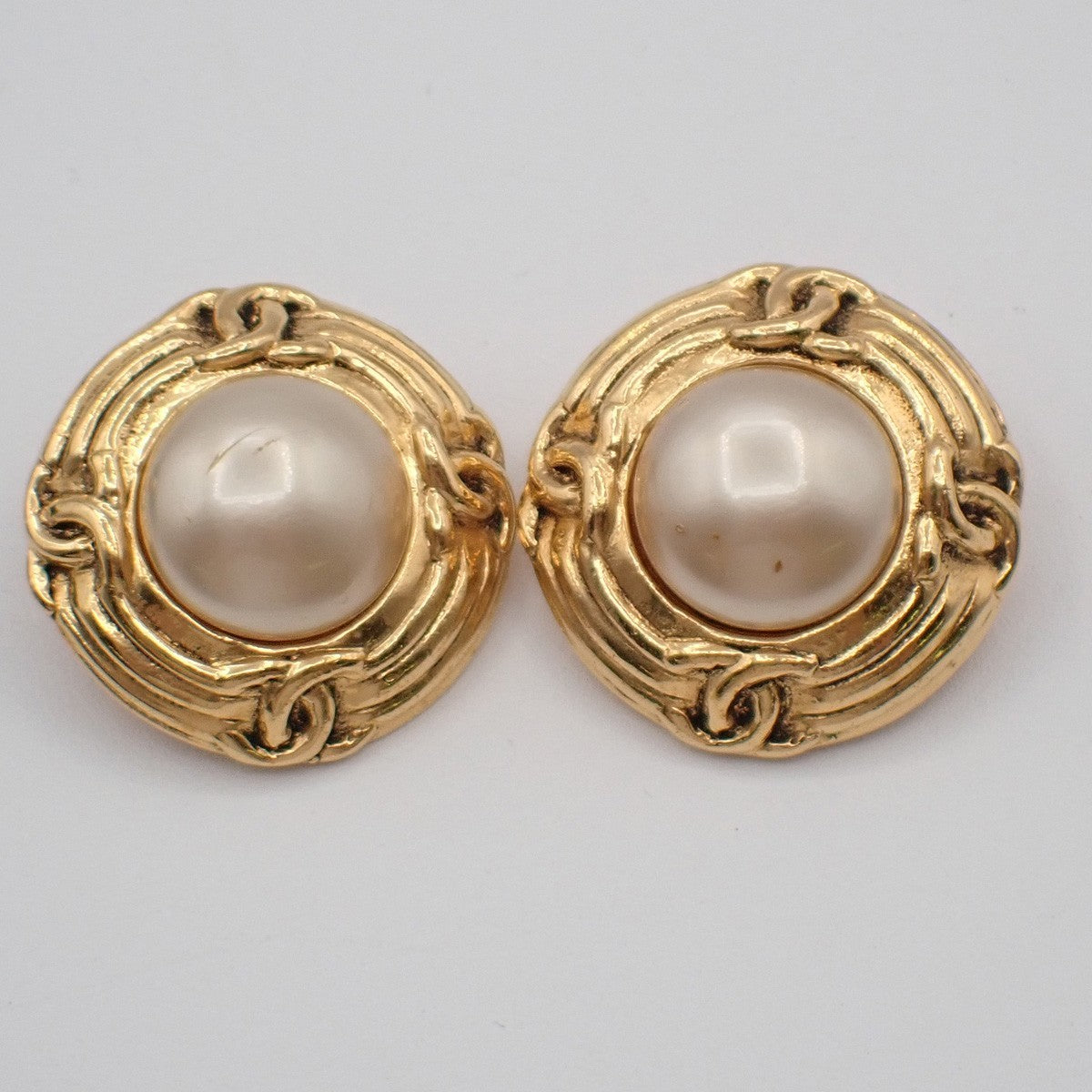 CHANEL Logo Round Button Earrings Clip-On 94A Imitation Pearl Gold 33RF703