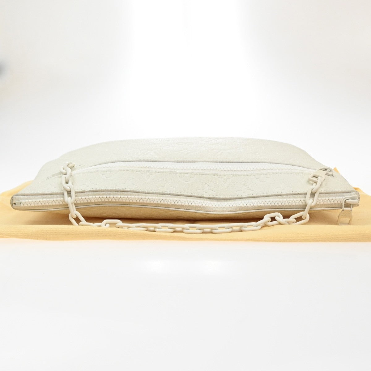 LOUIS VUITTON Pochette A4 Clutch Bag Monogram Taurillon White M67462 16KP544