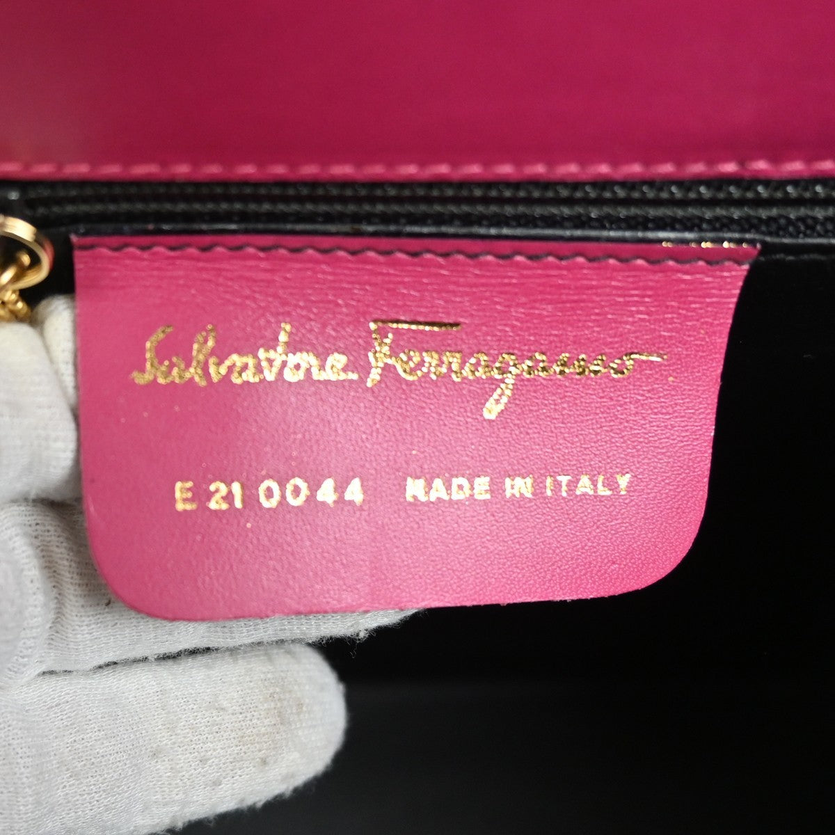 SALVATORE FERRAGAMO Crossbody Shoulder Bag Leather GHW Pink Italy 63ZA114