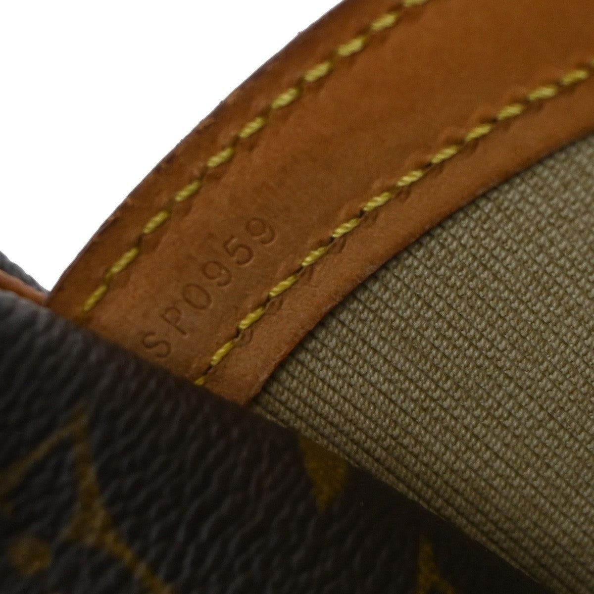 LOUIS VUITTON Reporter PM Crossbody Shoulder Bag Monogram Leather M45254 86CA323