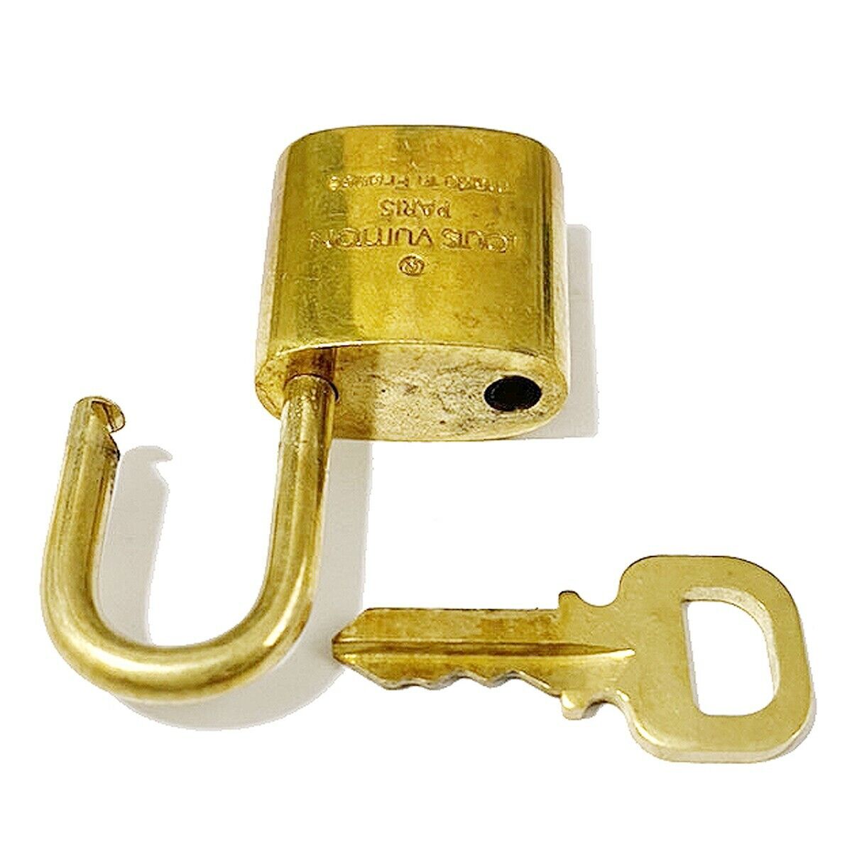 LOUIS VUITTON LV 10 SET PADLOCK KEY CHARM CADENA GOLD-PLATED FRANCE 35MS991