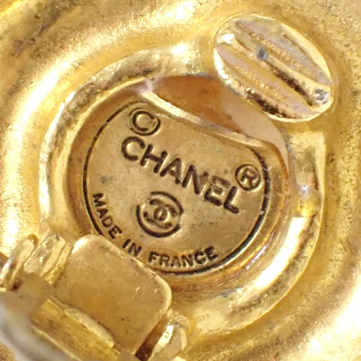 CHANEL CC Imitation Pearl Round Button Earrings Clip-On GHW Vintage 67RJ015