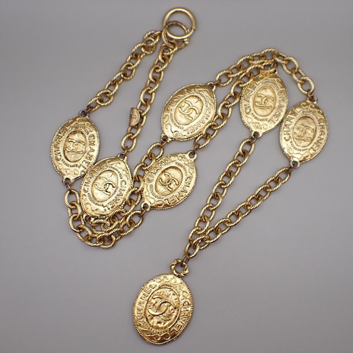 CHANEL CC Logo Medallion Round Pendant Chain Necklace Gold Accessory 12RK784