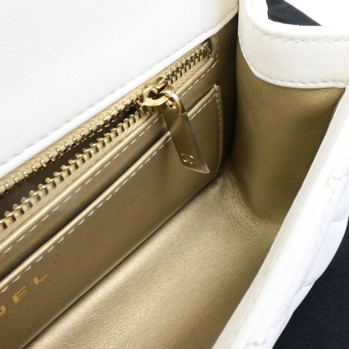CHANEL CC Logo MatelasseFlap Chain Shoulder Bag Leather White GHW 892RF212