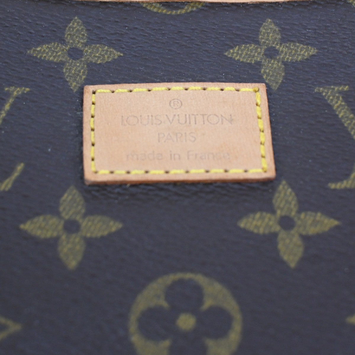LOUIS VUITTON Saumur 35 Shoulder Bag Monogram Leather BN France M42254 77TA599