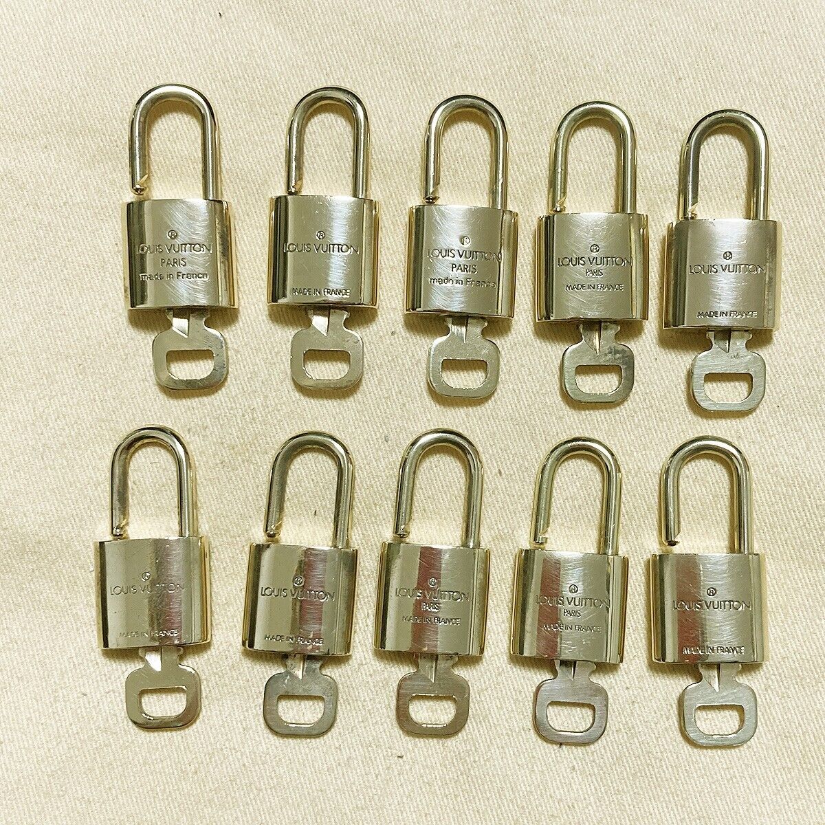 LOUIS VUITTON LV 10 SET PADLOCK KEY BAG CHARM CADENA GOLD PLATED FRANCE 02PDA081