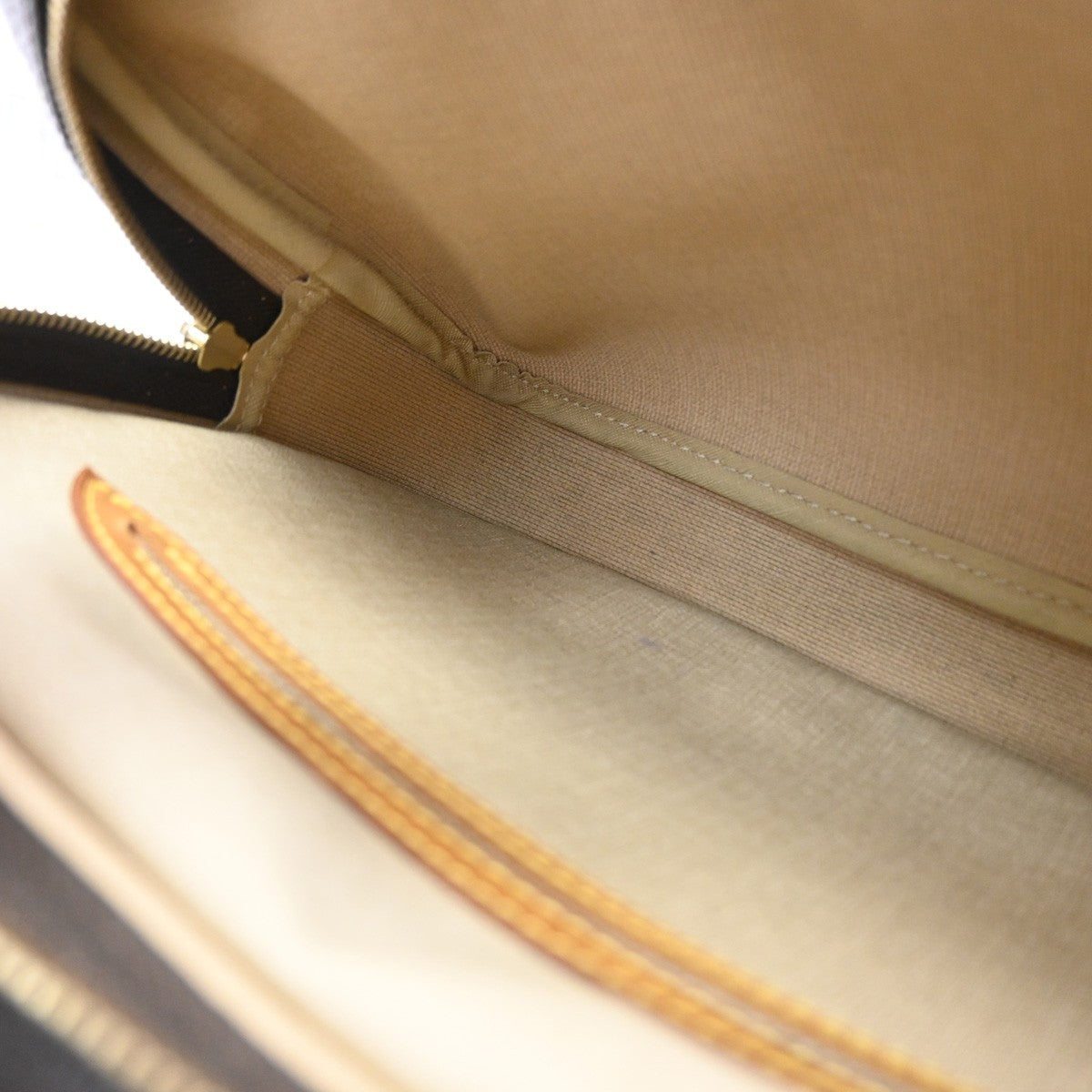 LOUIS VUITTON Reporter Crossbody Shoulder Bag Monogram Leather BN M45254 70CA919