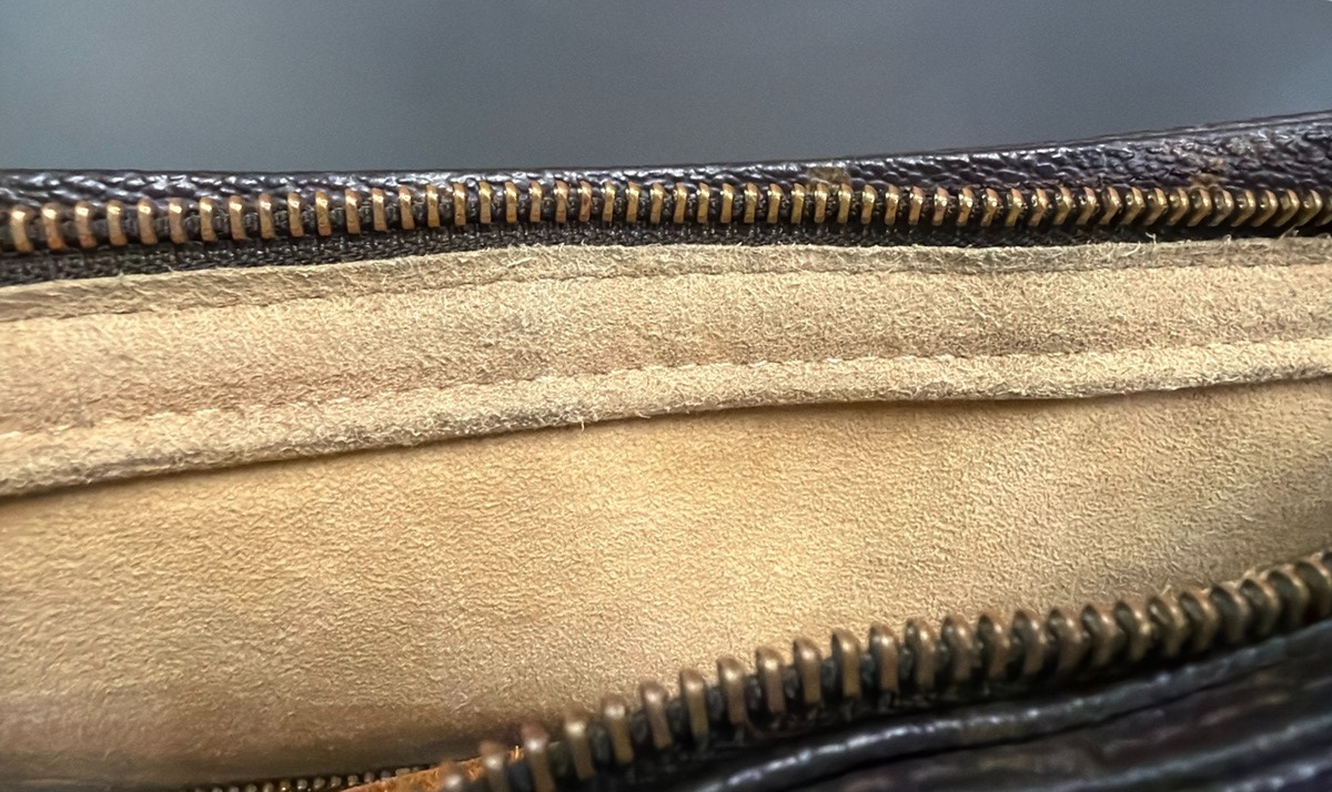 LOUIS VUITTON Logo Looping GM Shoulder Bag Monogram Leather USA M51145 85YJ277