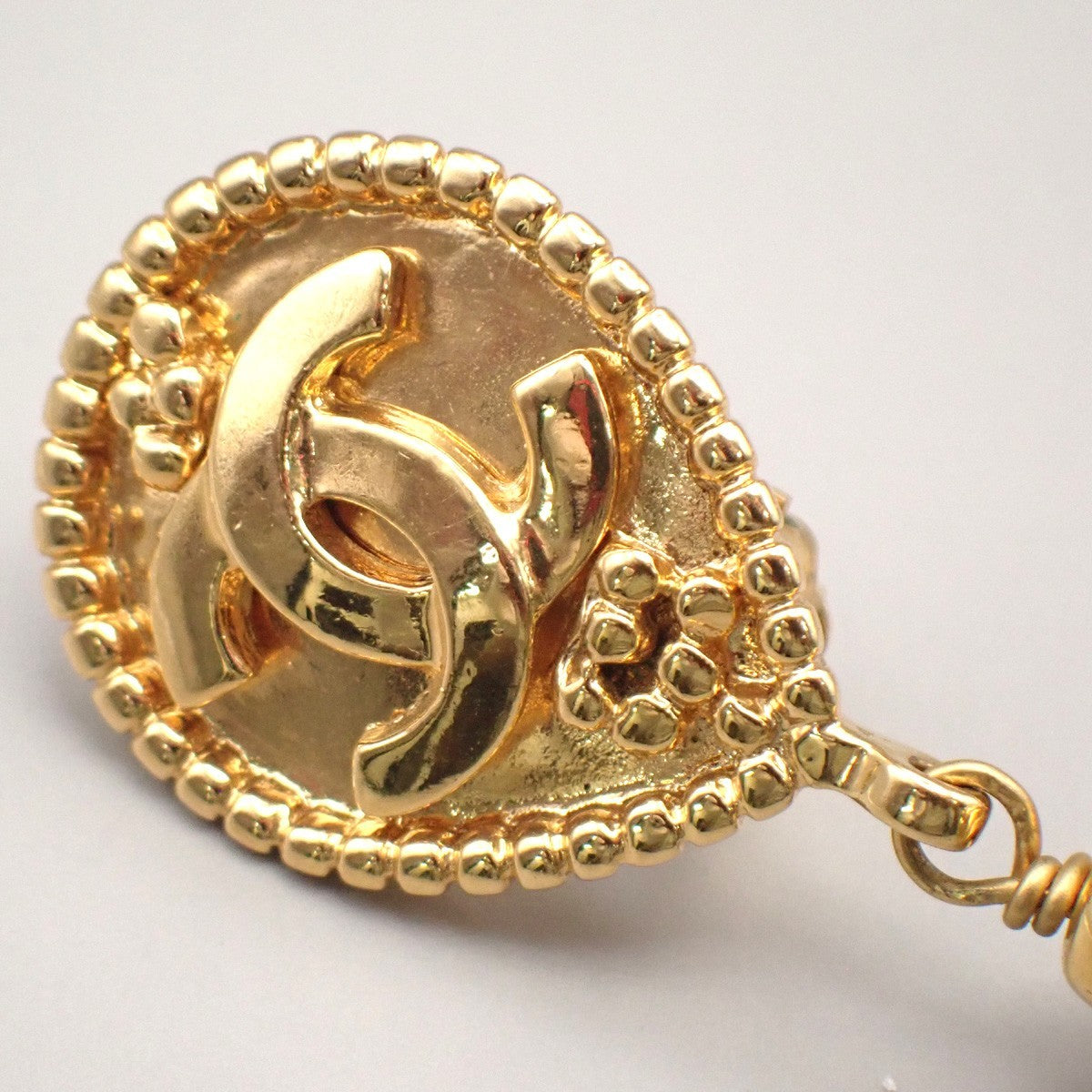 CHANEL CC Logo Immitation Pearl Earrings 96A Clip-On Gold WE France VE 70MA474