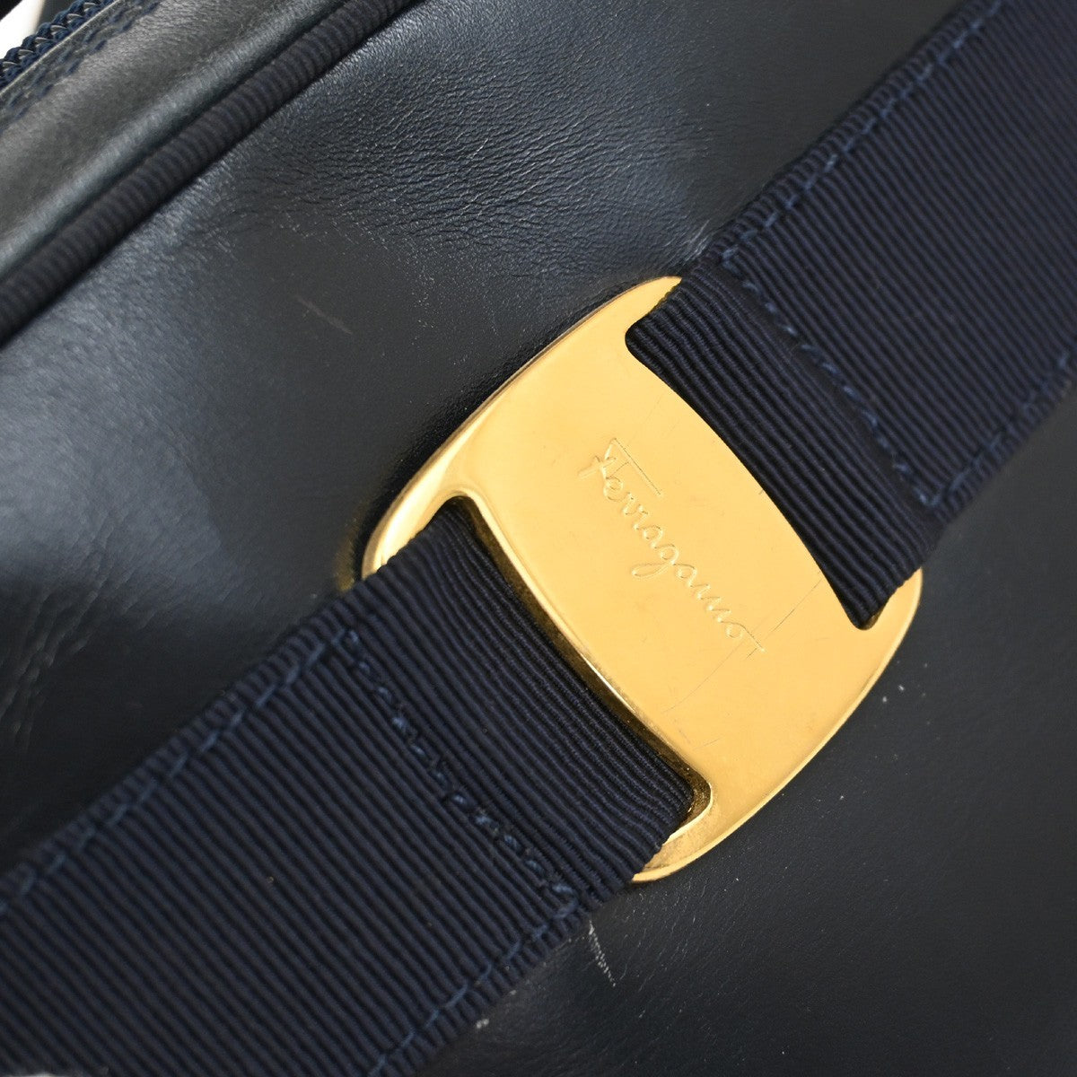 SALVATORE FERRAGAMO Vara Crossbody Shoulder Bag Leather Black Italy 61FC125