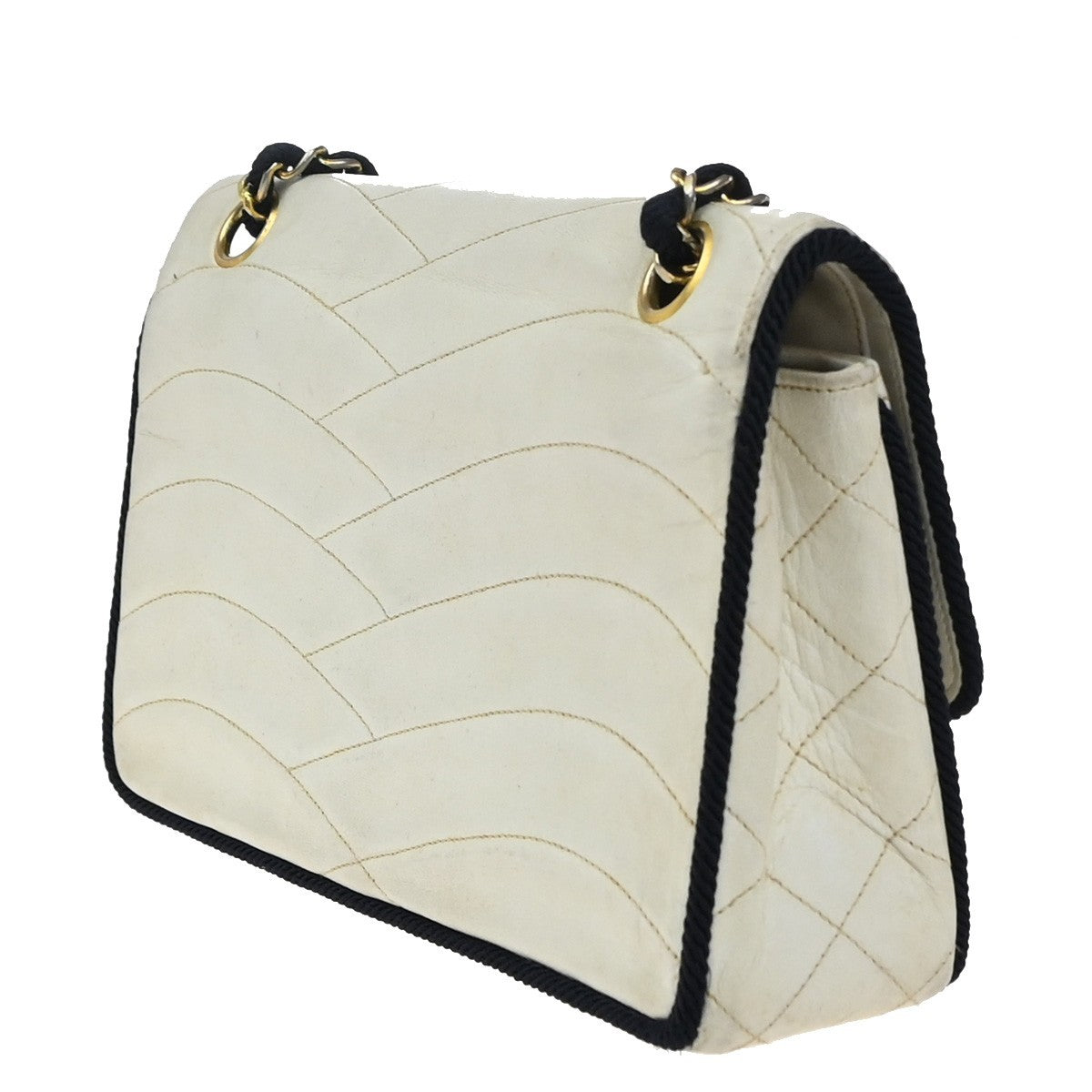 CHANEL CC Logo Wave Stitch Chain Shoulder Bag Leather White Vintage 49RF791