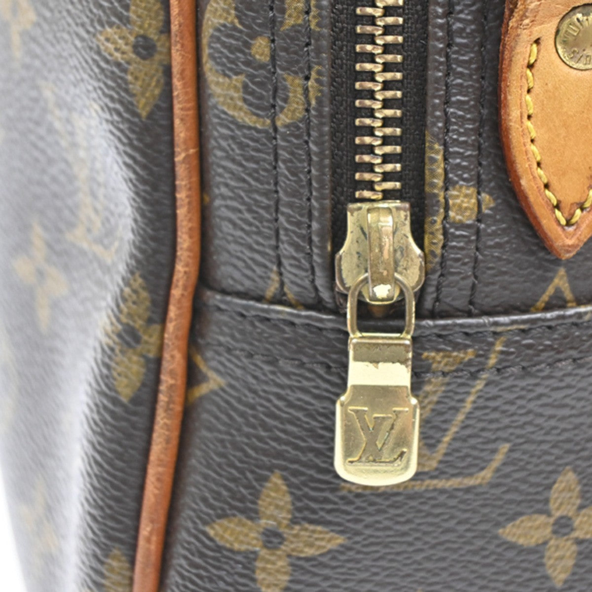 LOUIS VUITTON Reporter Crossbody Shoulder Bag Monogram Leather BN M45254 70MA521