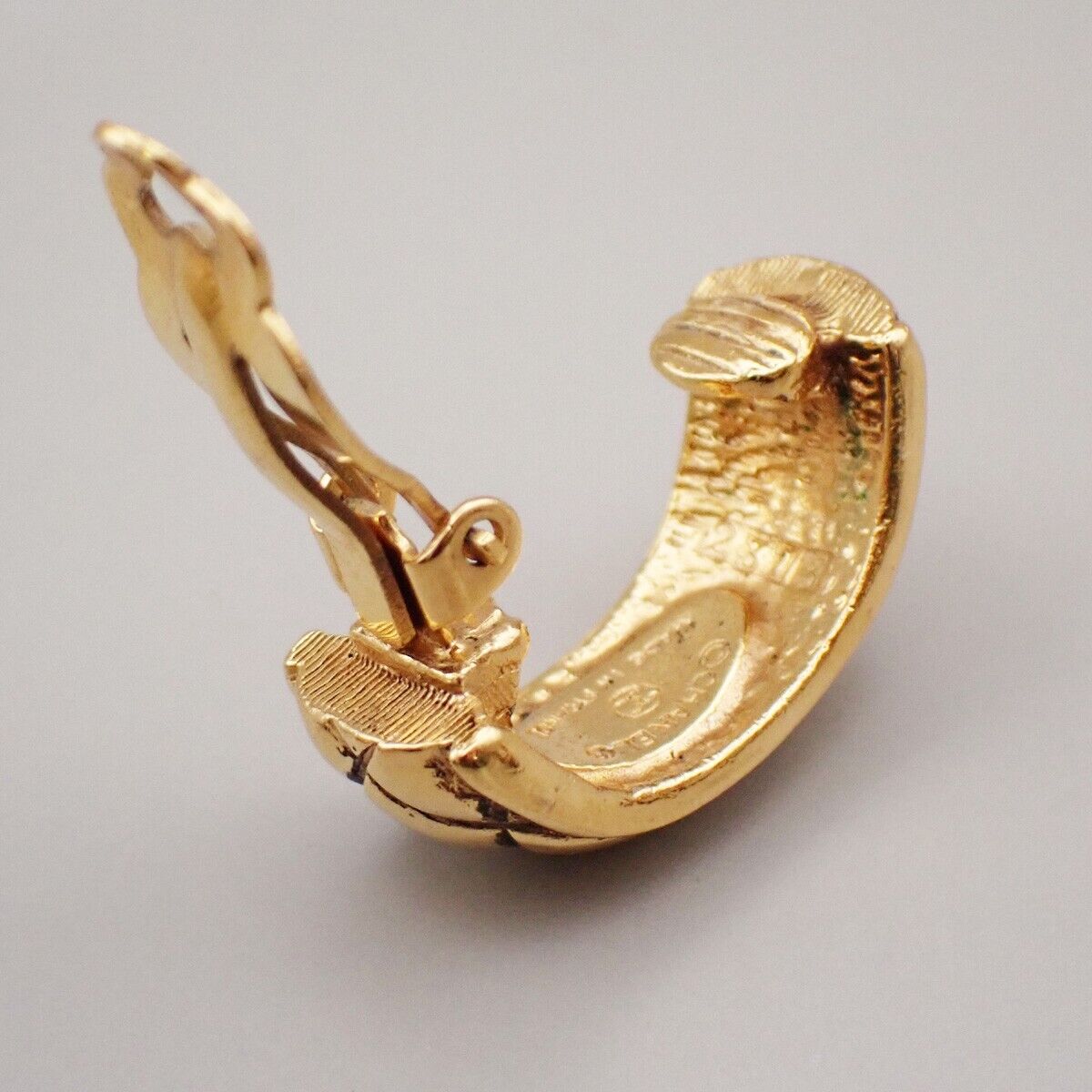 CHANEL Quilted Hoop Earrings Large Clip-On Gold GHW France Vintage 34YG567