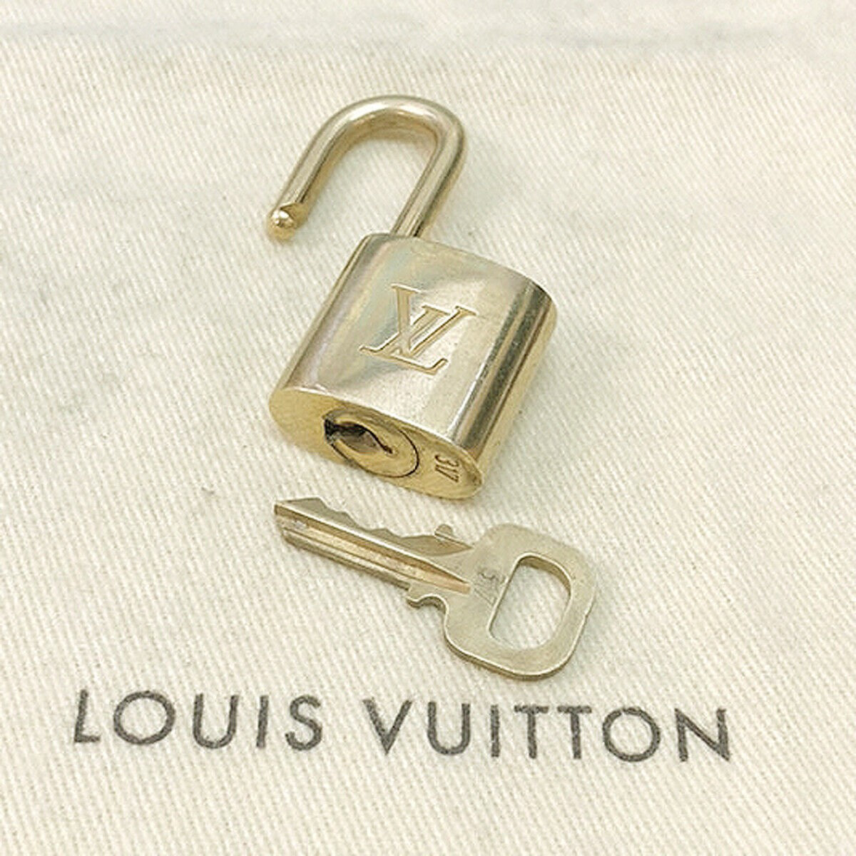 LOUIS VUITTON LV 10 SET PADLOCK KEY CHARM CADENA GOLD-PLATED FRANCE 35JF230