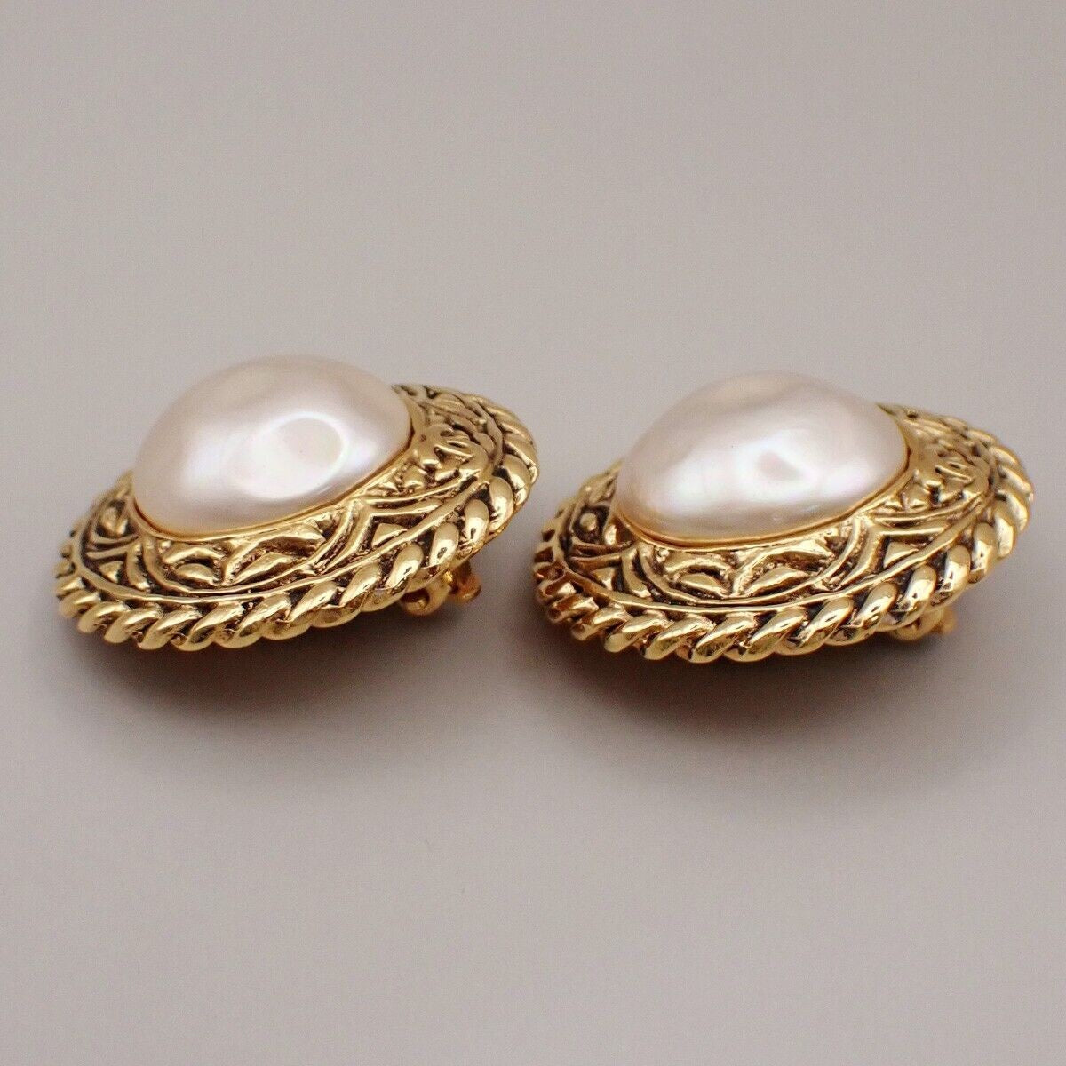 CHANEL CC Imitation Pearl Round Button Earrings Clip-On Gold France 36RK162