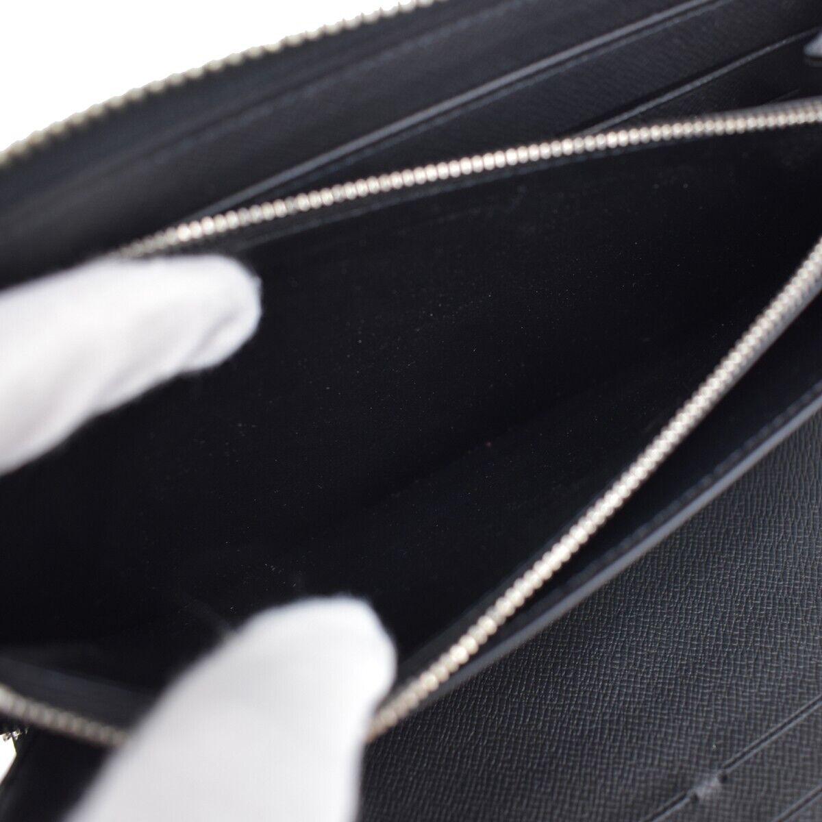 LOUIS VUITTON Zippy Organizer NM Long Bifold Wallet Taiga Leather M62643 85GA237