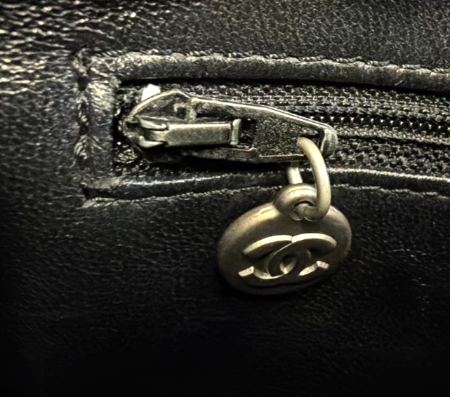 CHANEL CC Medallion Shoulder Bag Grained Calfskin Leather Black SHW 641RL957