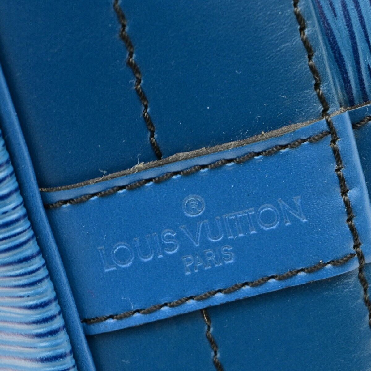 LOUIS VUITTON Noe GM Drawstring Shoulder Bag Epi Leather Blue M44005 65ED948