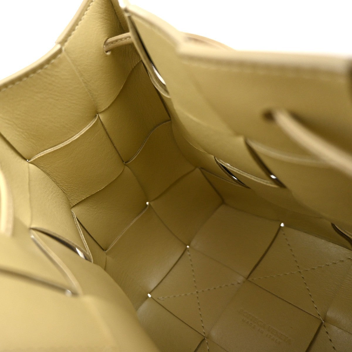 BOTTEGA VENETA Cassette Bucket Drawstring Shoulder Bag Leather Beige 95RF957