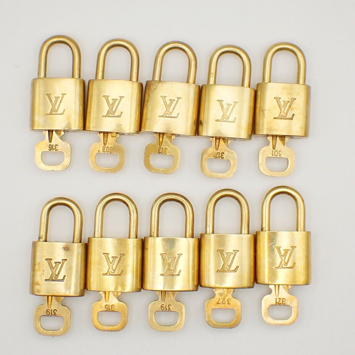 LOUIS VUITTON LV 10 Set  Padlock Key Bag Charm Cadena Gold Plated France 33YF662