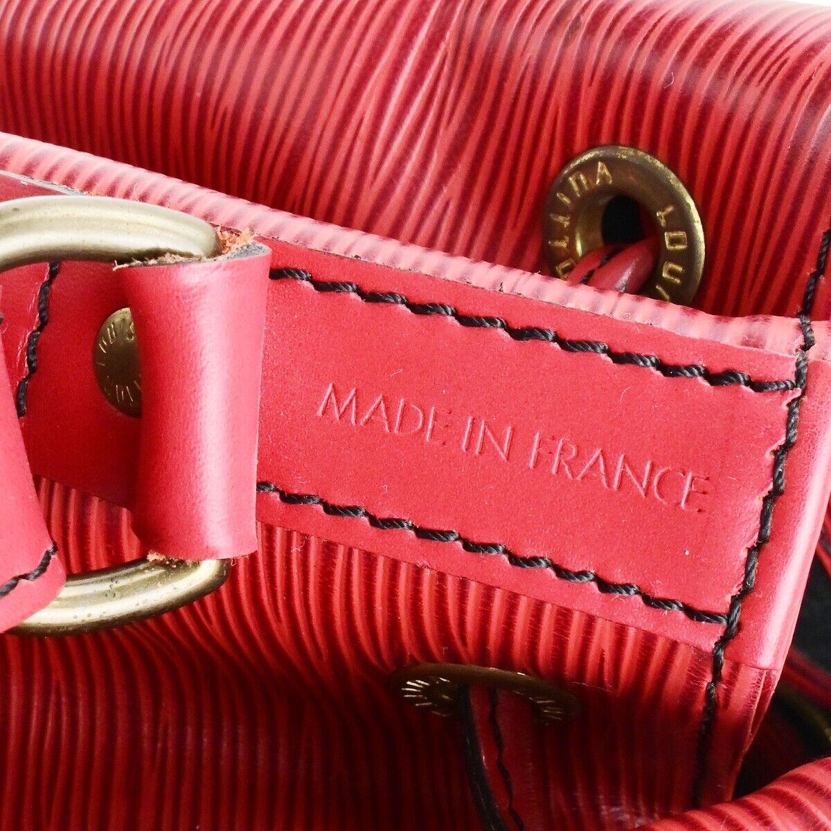LOUIS VUITTON Petit Noe Drawstring Shoulder Bag Epi Leather Red M44107 87ED460