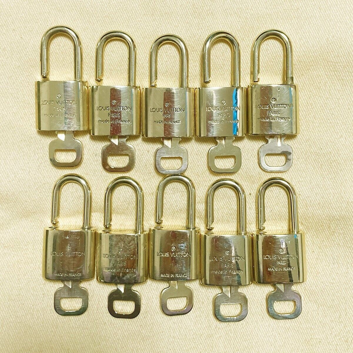 LOUIS VUITTON LV 10 SET PADLOCK KEY BAG CHARM CADENA GOLD-PLATED FRANCE 31PDA133