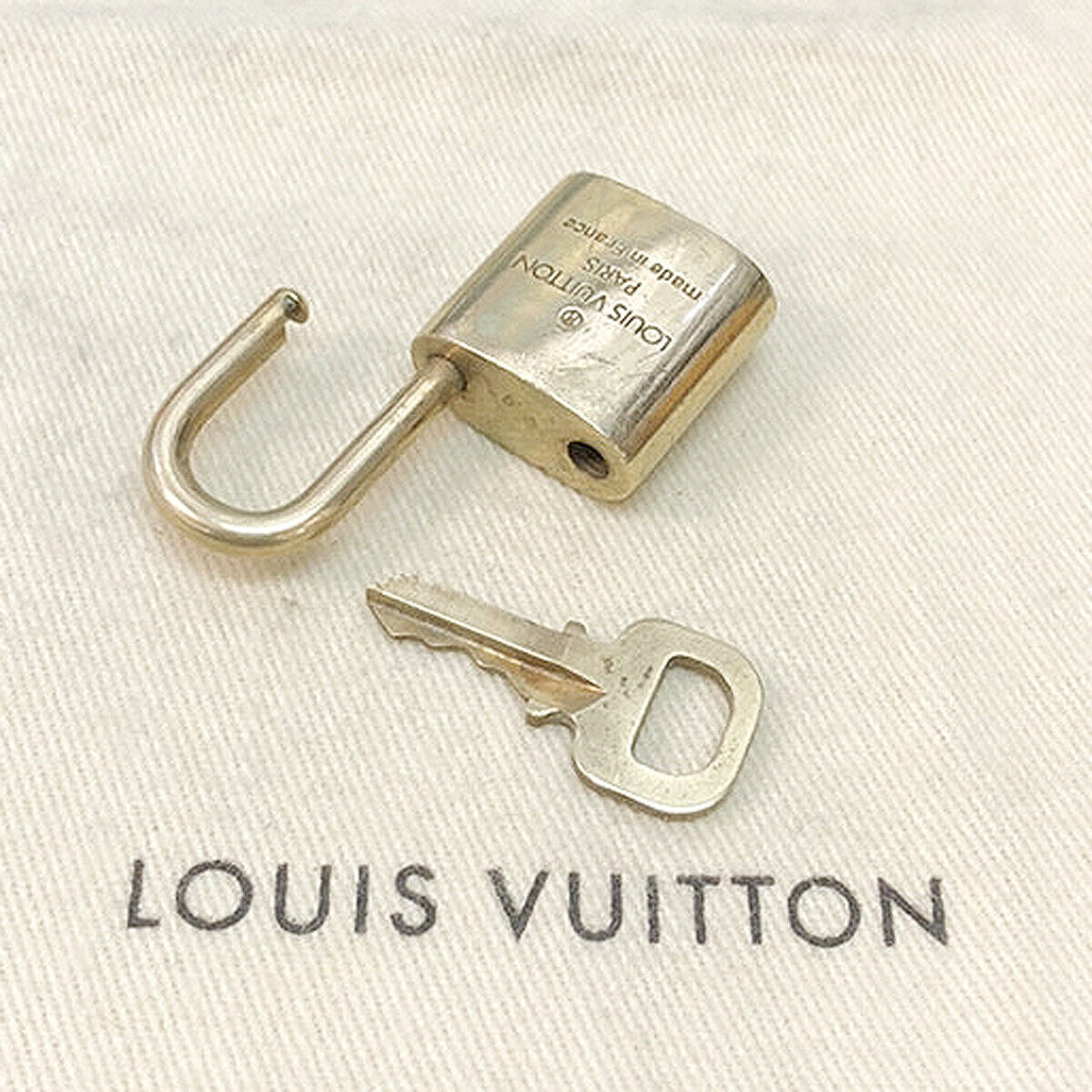 LOUIS VUITTON LV 10 SET PADLOCK KEY CHARM CADENA GOLD-PLATED FRANCE 35JF230