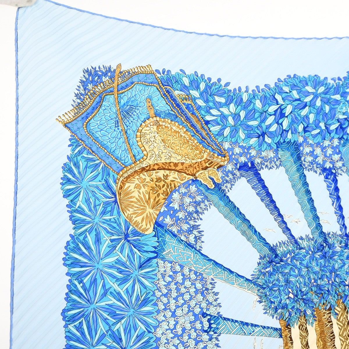 HERMES XL Pleated Carre Scarf " Ombres Et Lumieres " 100% Silk Blue 68RL949