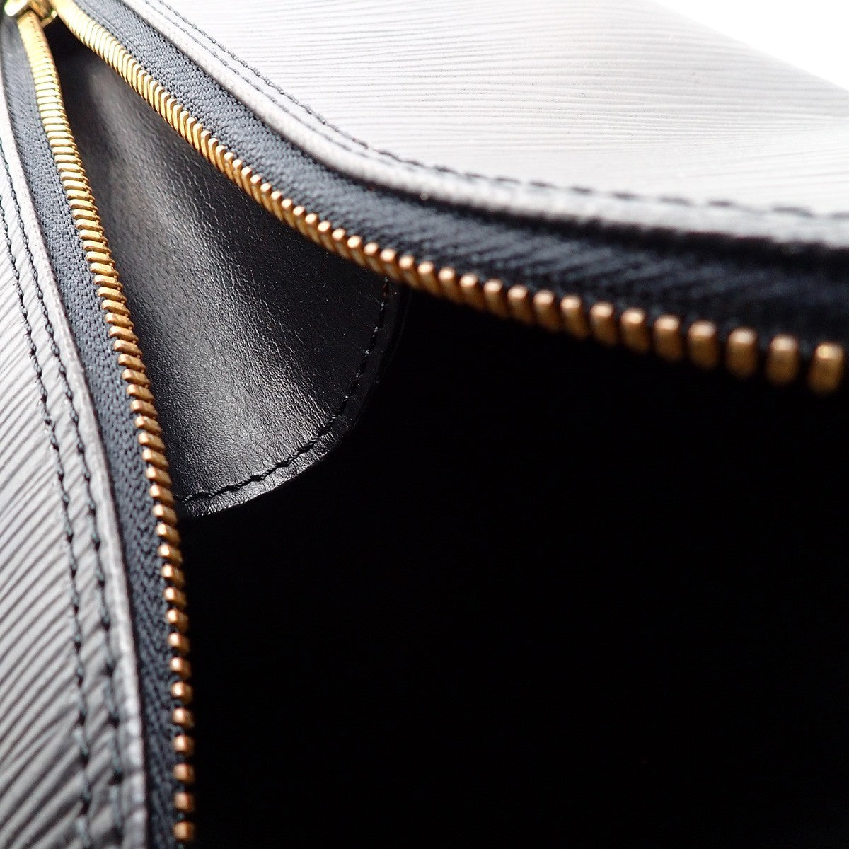 LOUIS VUITTON LV Alma Hand Bag Epi Leather Noir Black Gold France M52142 10AA197