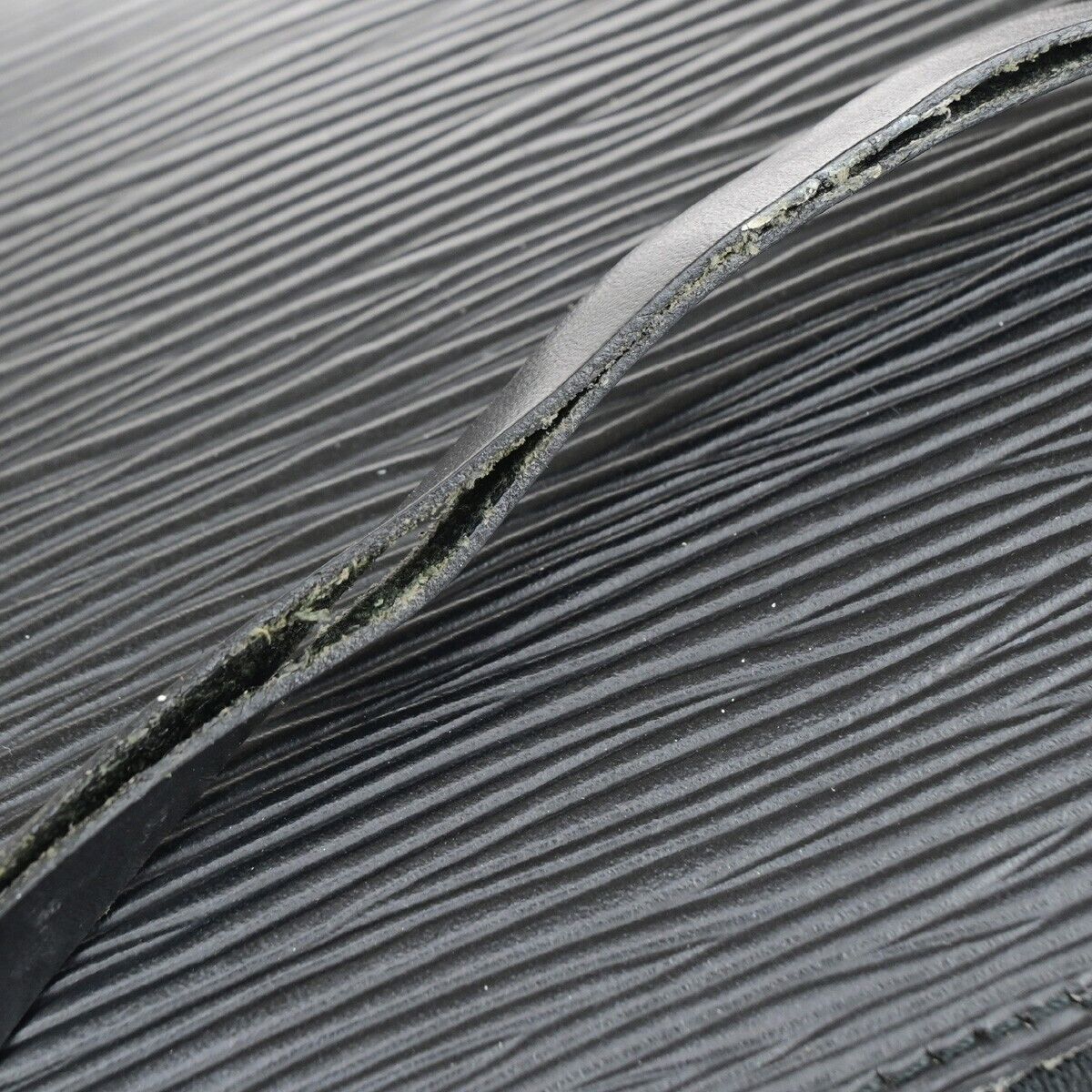 LOUIS VUITTON LV Pochette Accessoires Hand Bag Epi Leather Black M52942 31EB817