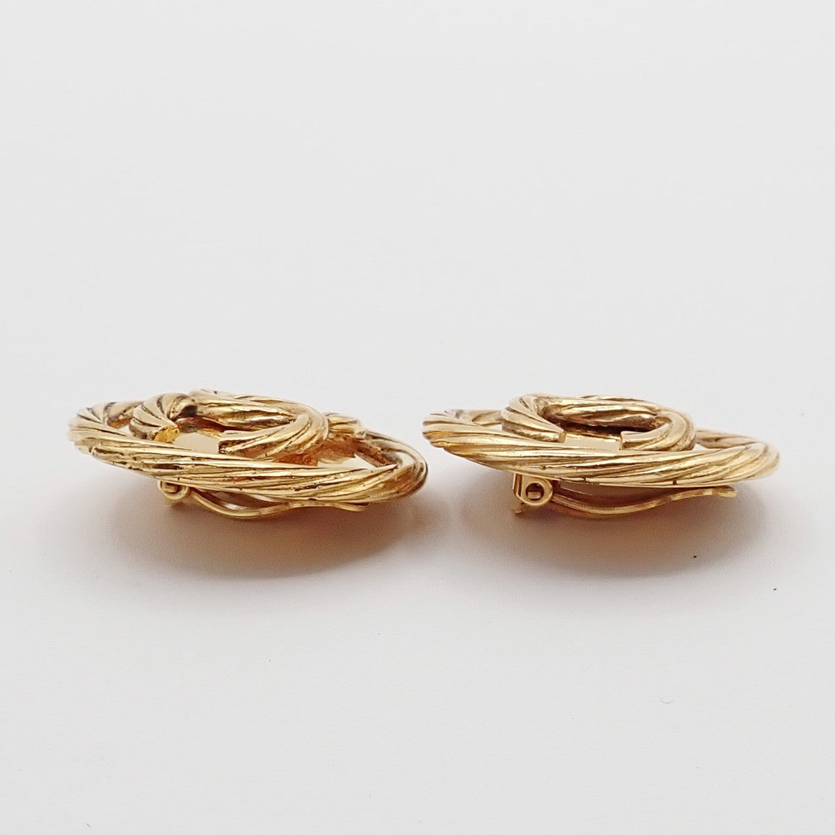 CHANEL CC Logo Round Button Earrings 93P Clip-On Gold France 85RF851