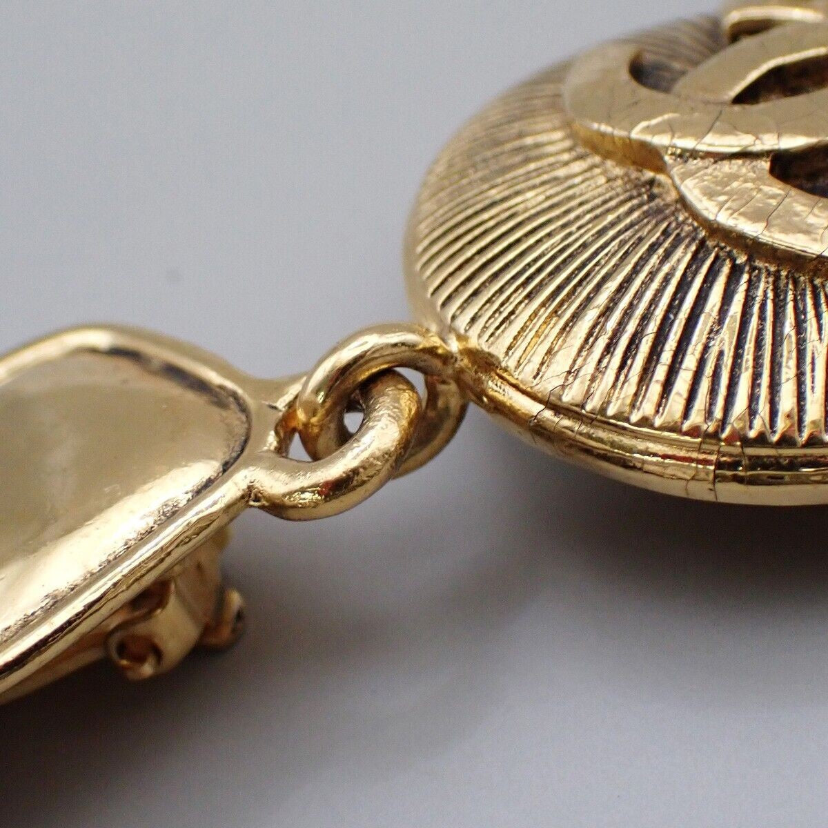 CHANEL CC Logo Round Drop Earrings Clip-On GHW France Vintage 75RK809