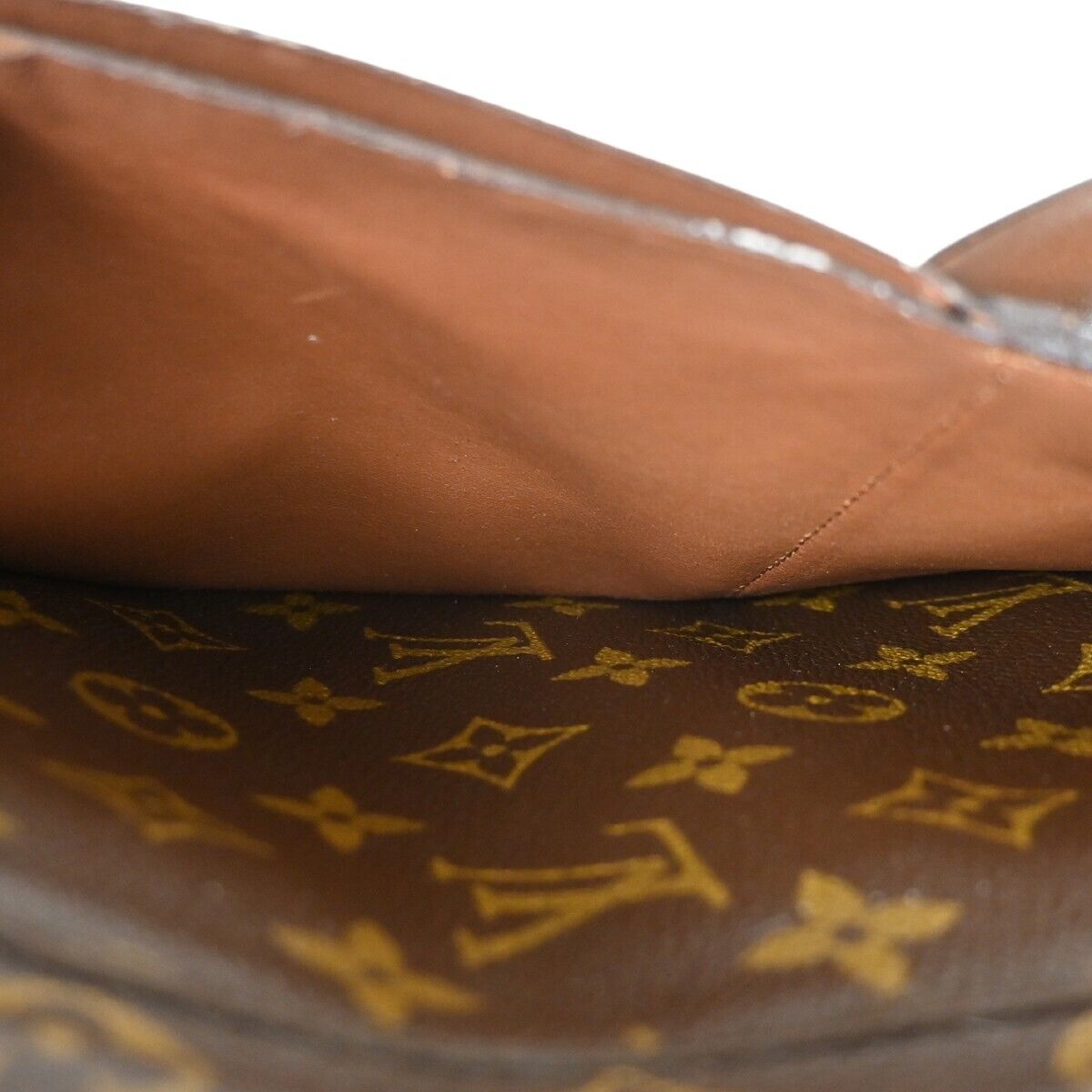 LOUIS VUITTON Poche Escapade Bifold Wallet Monogram Leather BN M60113 88FA042