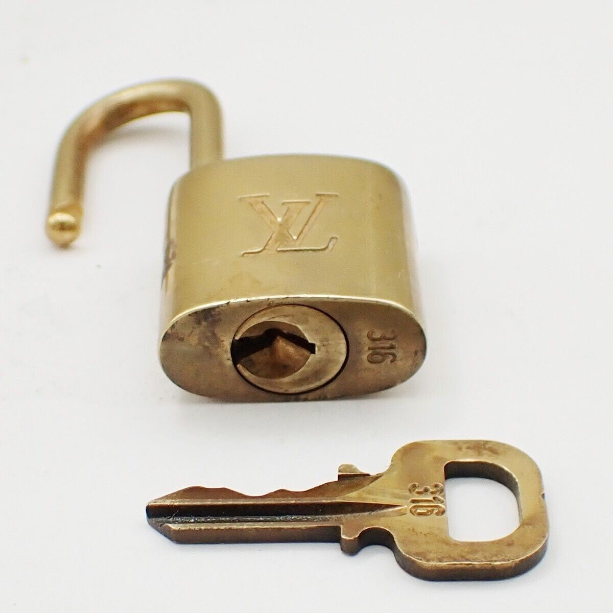 LOUIS VUITTON LV 10 Set  Padlock Key Bag Charm Cadena Gold Plated France 31YF666