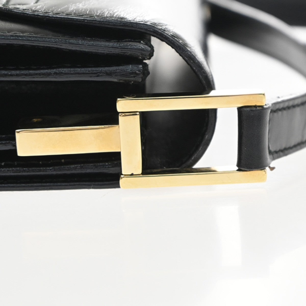 GUCCI LOGO Flap One Shoulder Hand Bag Leather Black GHW Italy 67KD073