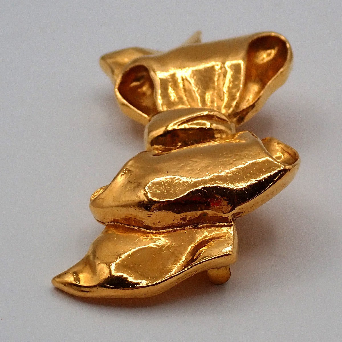 CHANEL CC Ribbon Bow Pin Brooch Gold France Vintage 30KC750