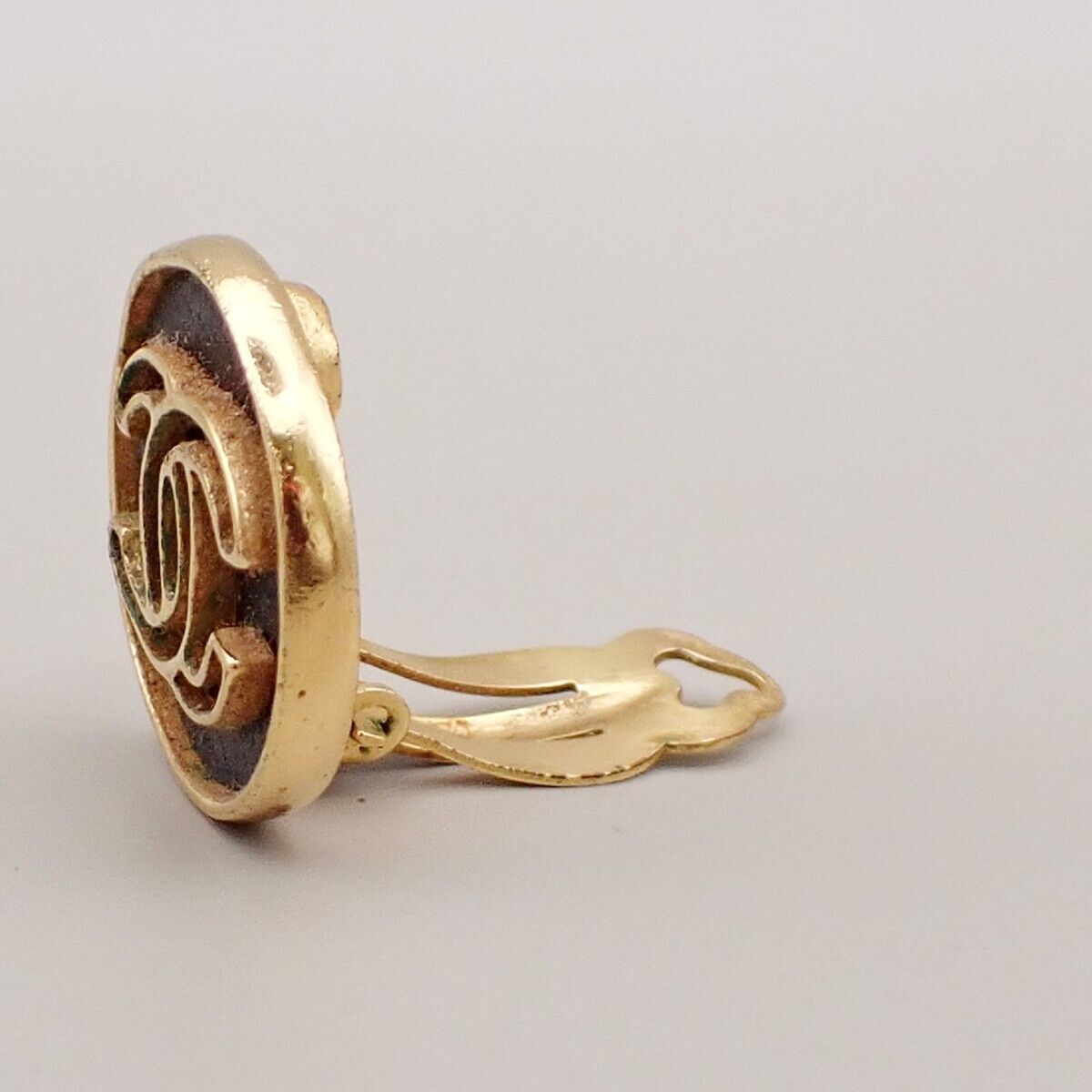 CHANEL CC Logo Round Button Earrings 03P Clip-On Gold BK Only One Side 01YG730