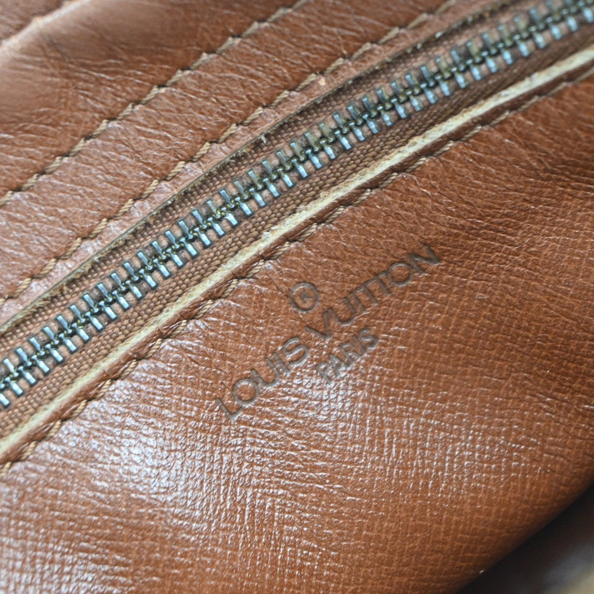 LOUIS VUITTON Jeune Fille MM Shoulder Bag Epi Leather Brown M52153 65EF980