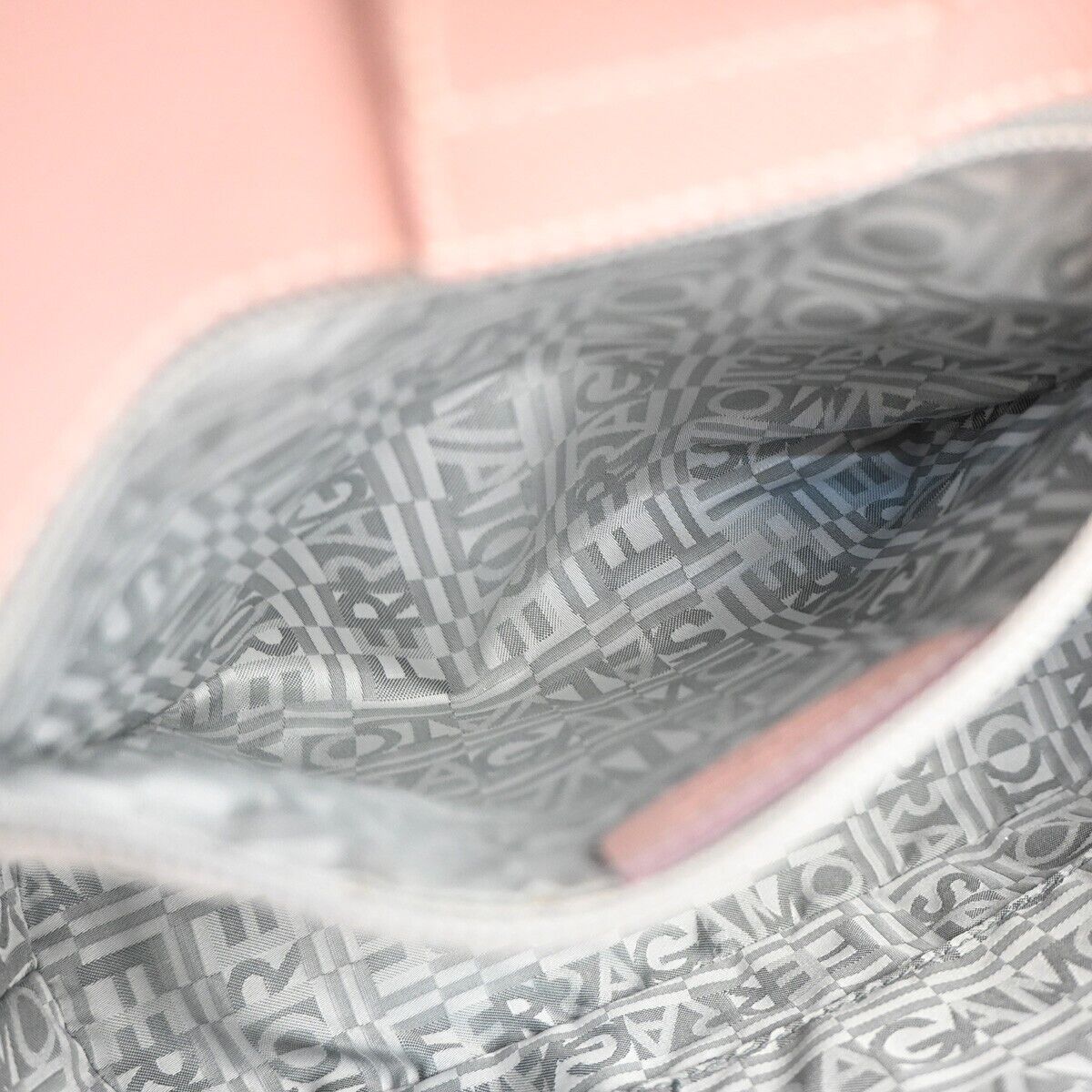 SALVATORE FERRAGAMO Gancini Hand Bag Leather Pink Silver Made in Italy 31EA709
