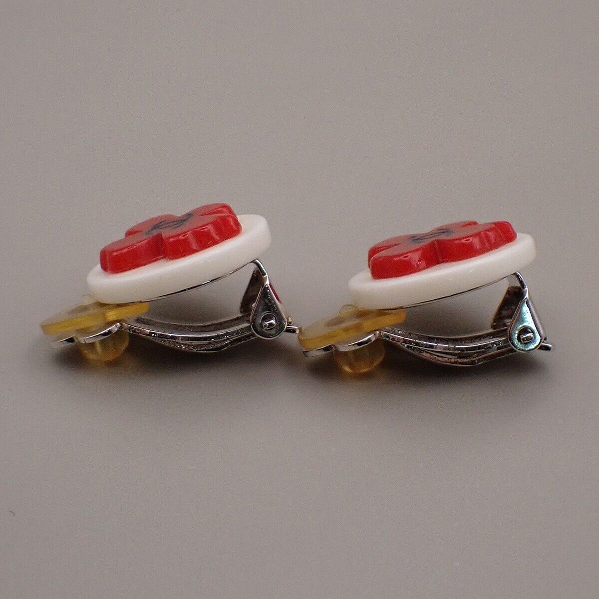 CHANEL CC Logo Clover Round Button Earrings 04P Clip-On White Silver 32YE499